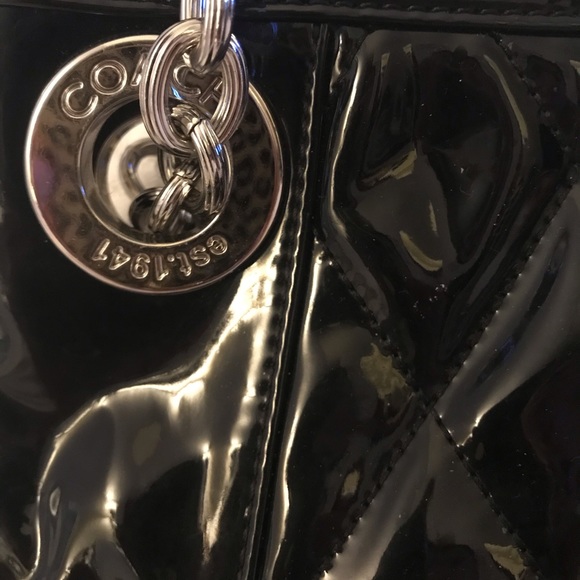 BEAUTIFUL BLACK PATENT LEATHER COACH - Picture 4 of 6